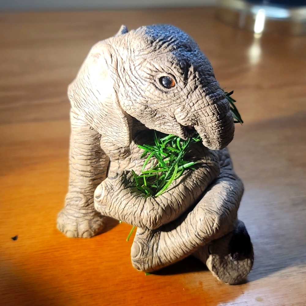 "STASH" #3131 The Herd Elephant by Martha Carey "Marty" Baby Elephant 🐘